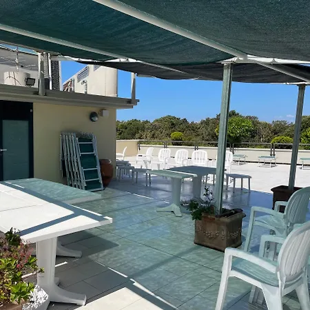 Апартаменти With Rooftop Pool *