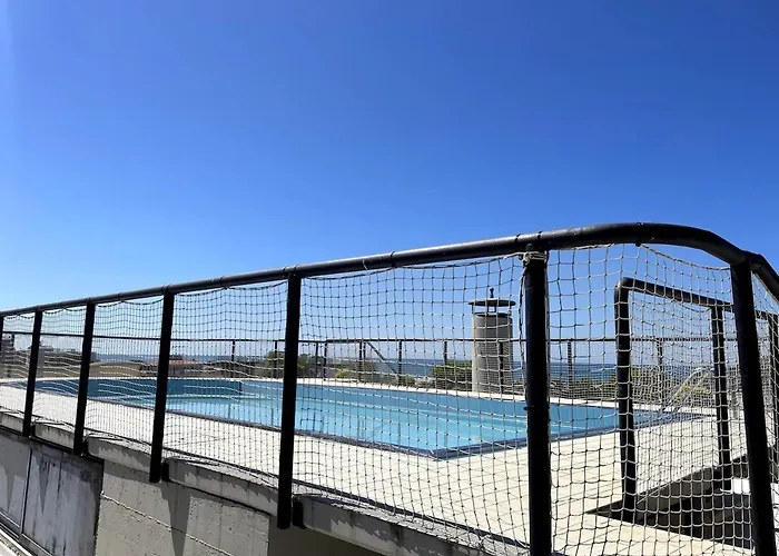 Апартаменти With Rooftop Pool Марина-ді-П'єтразанта